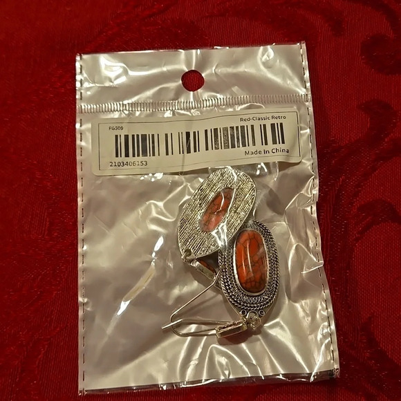 Vintage Court Style Alloy Dangle Earrings With Red Imitation Gemstones - Picture 5 of 5